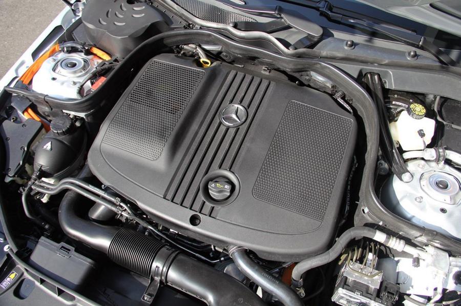  Mercedes-Benz E300 BlueTEC Hybrid 2012 года  (фото 28 из 60)